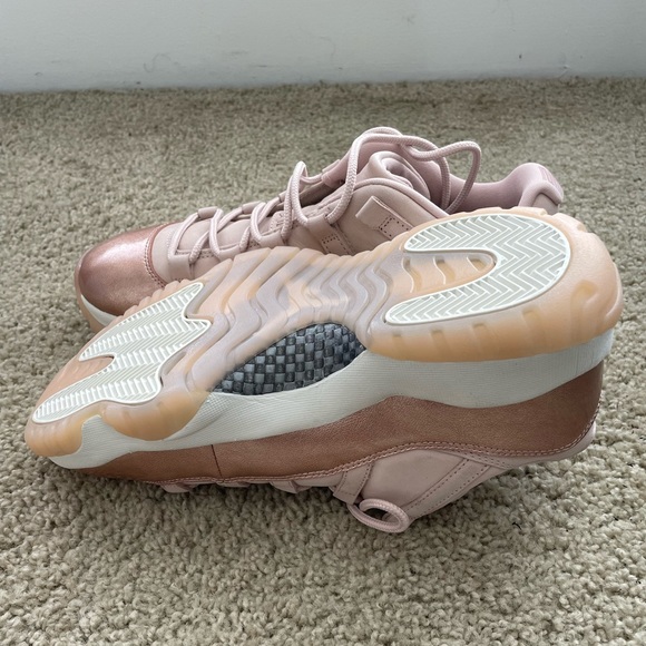 Air Jordan 11 Retro Low - Rose Gold, 11 - Picture 2 of 3